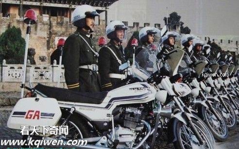 实拍20世纪90年代中国公安战警处决罪犯刑场(组图)